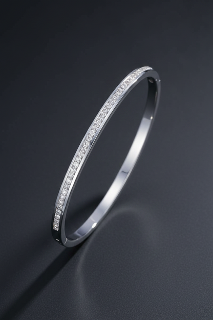 Glaciär Kristallbangle - Elegant Silverarmband med Ljuskristaller
