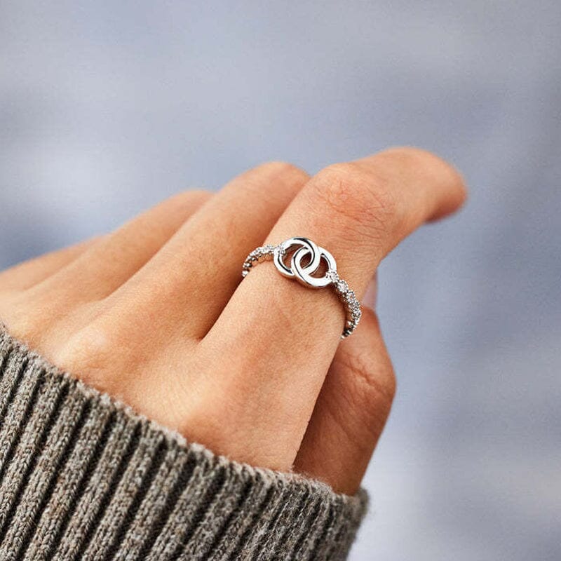 Ring Mamma & Dotter – Symbol för Ett Oslitbart Band